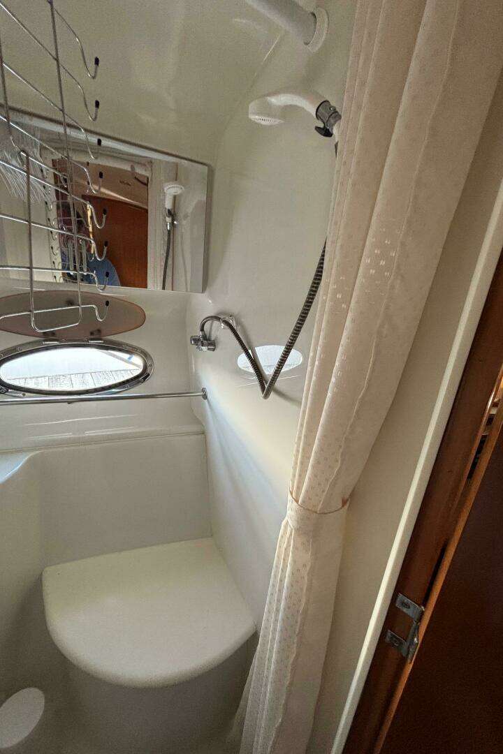 2001 Carver 396 Aft Cabin MY - Image 84