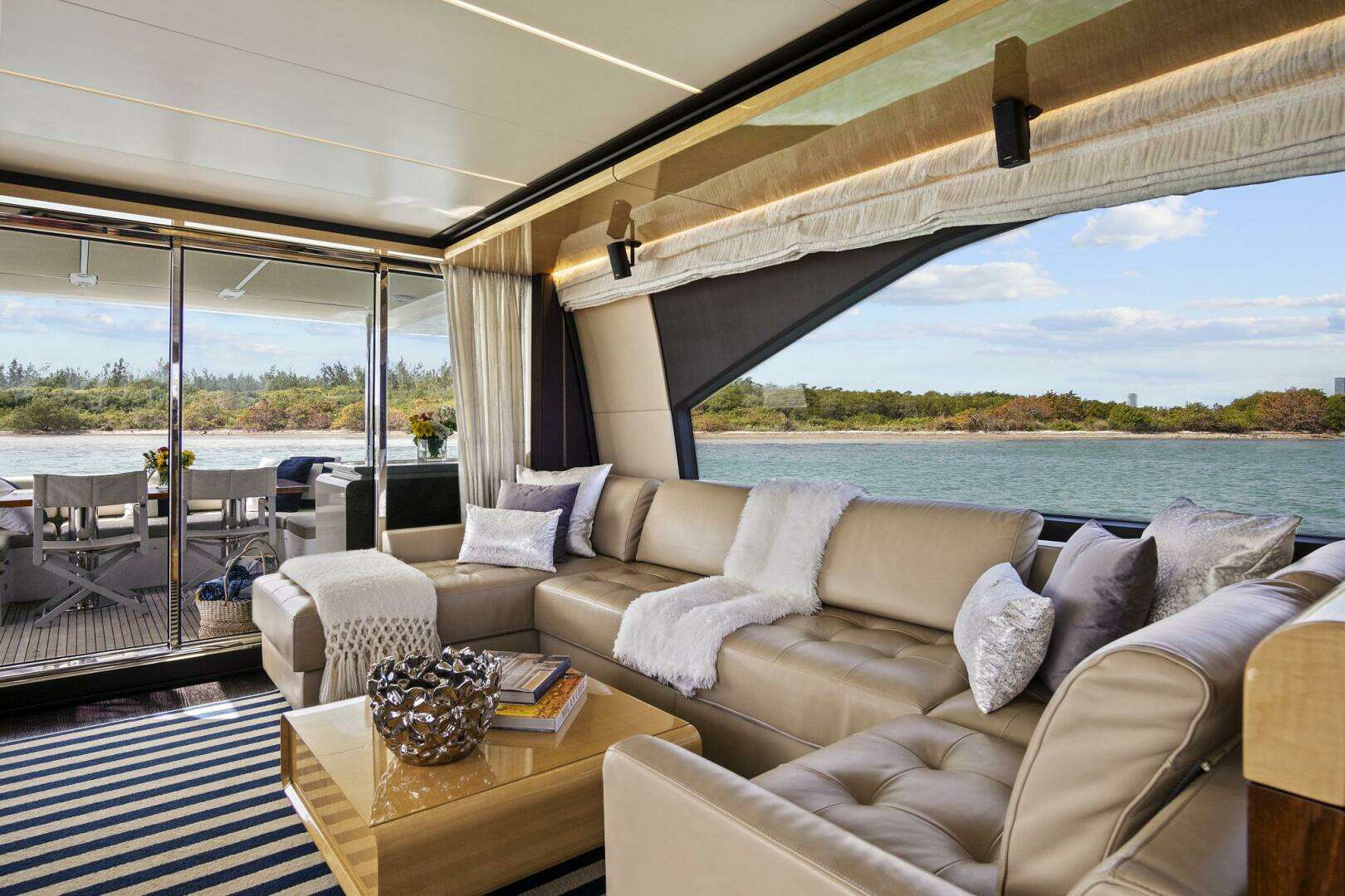 2017 Azimut 72 Flybridge - Image 24