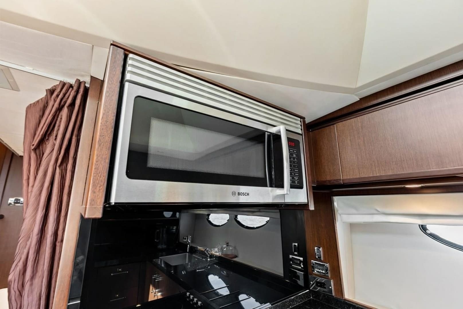 2013 Princess 78 - Image 44