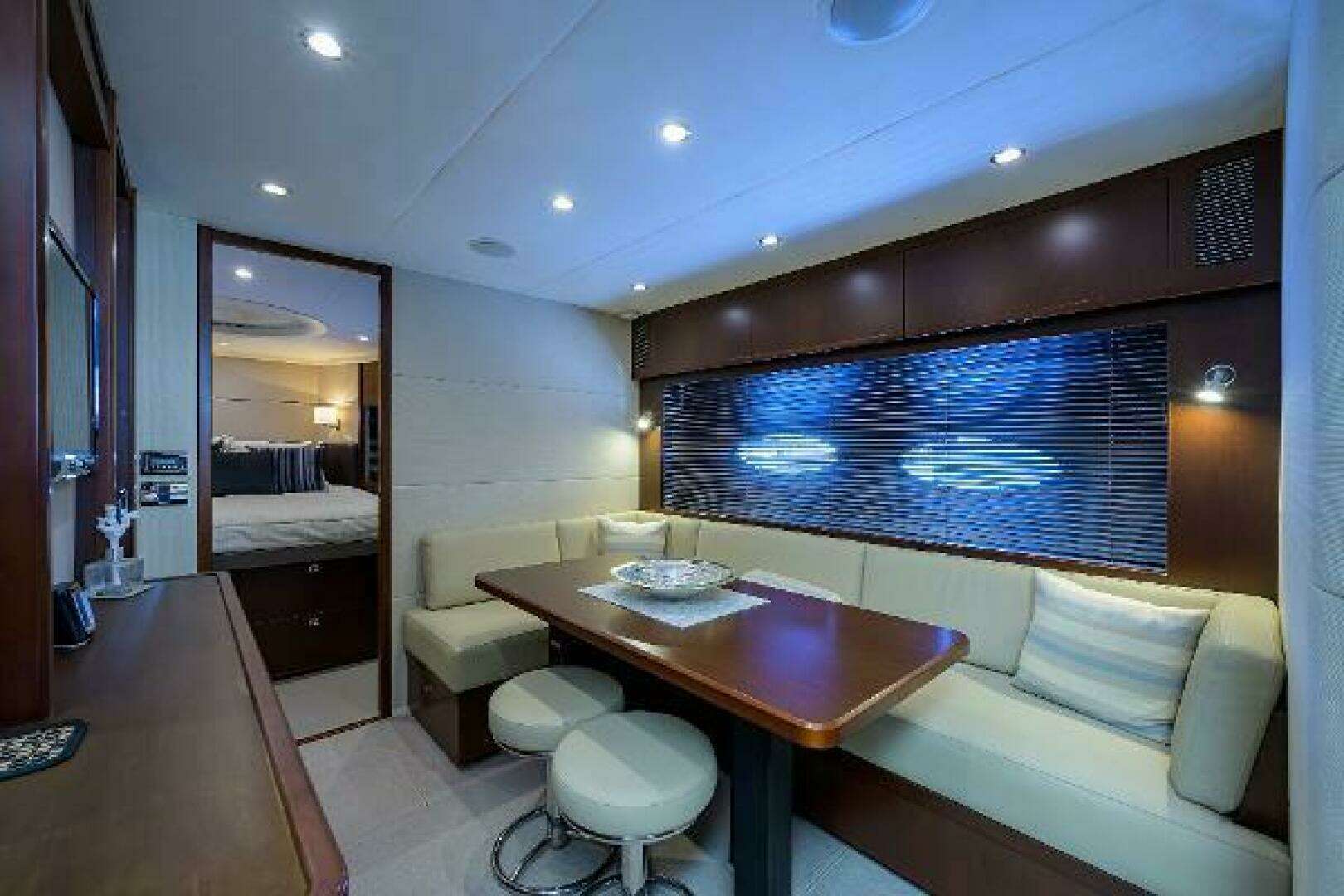 2013 Princess V62 - Image 6