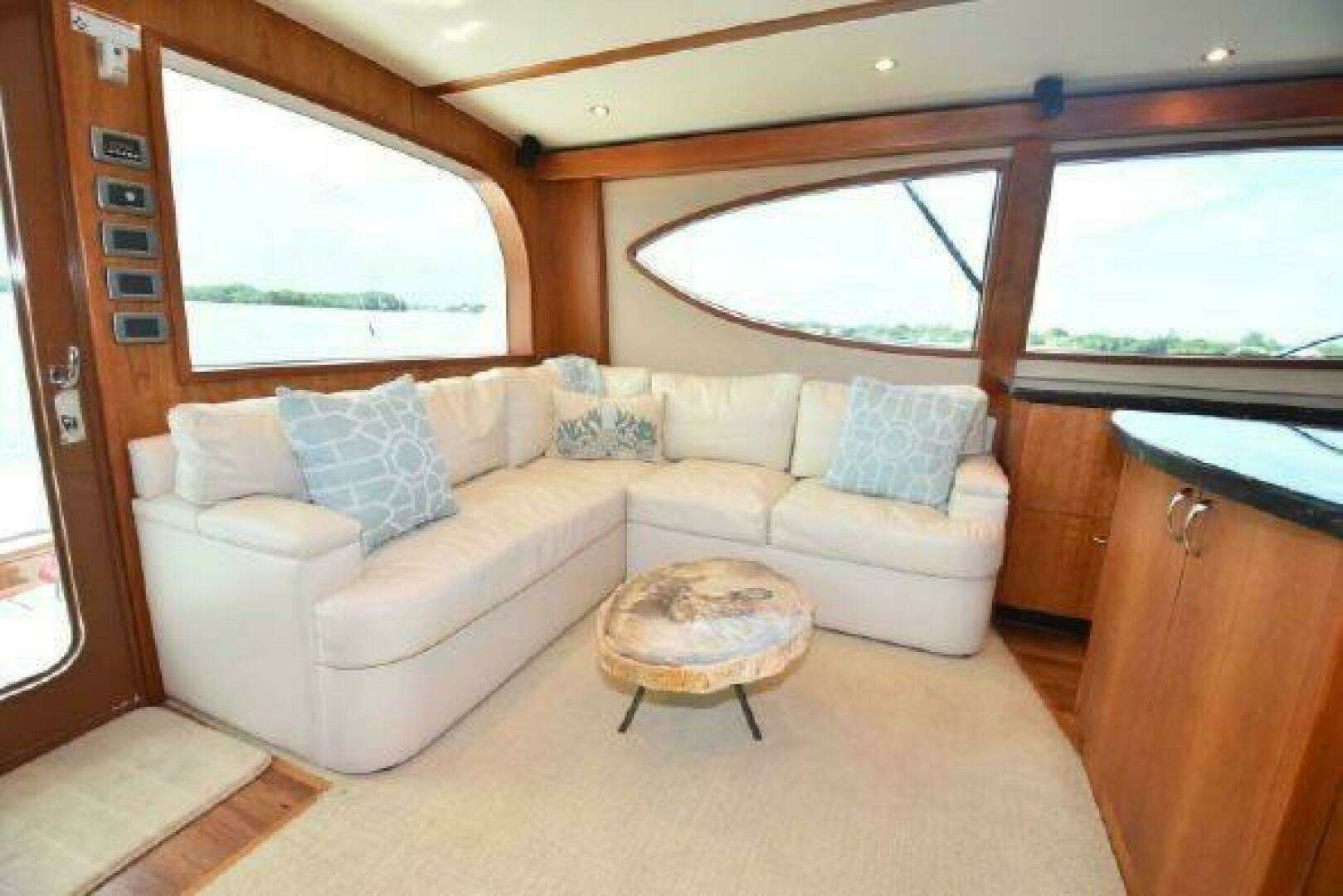 2013 Hatteras GT54 - Image 18