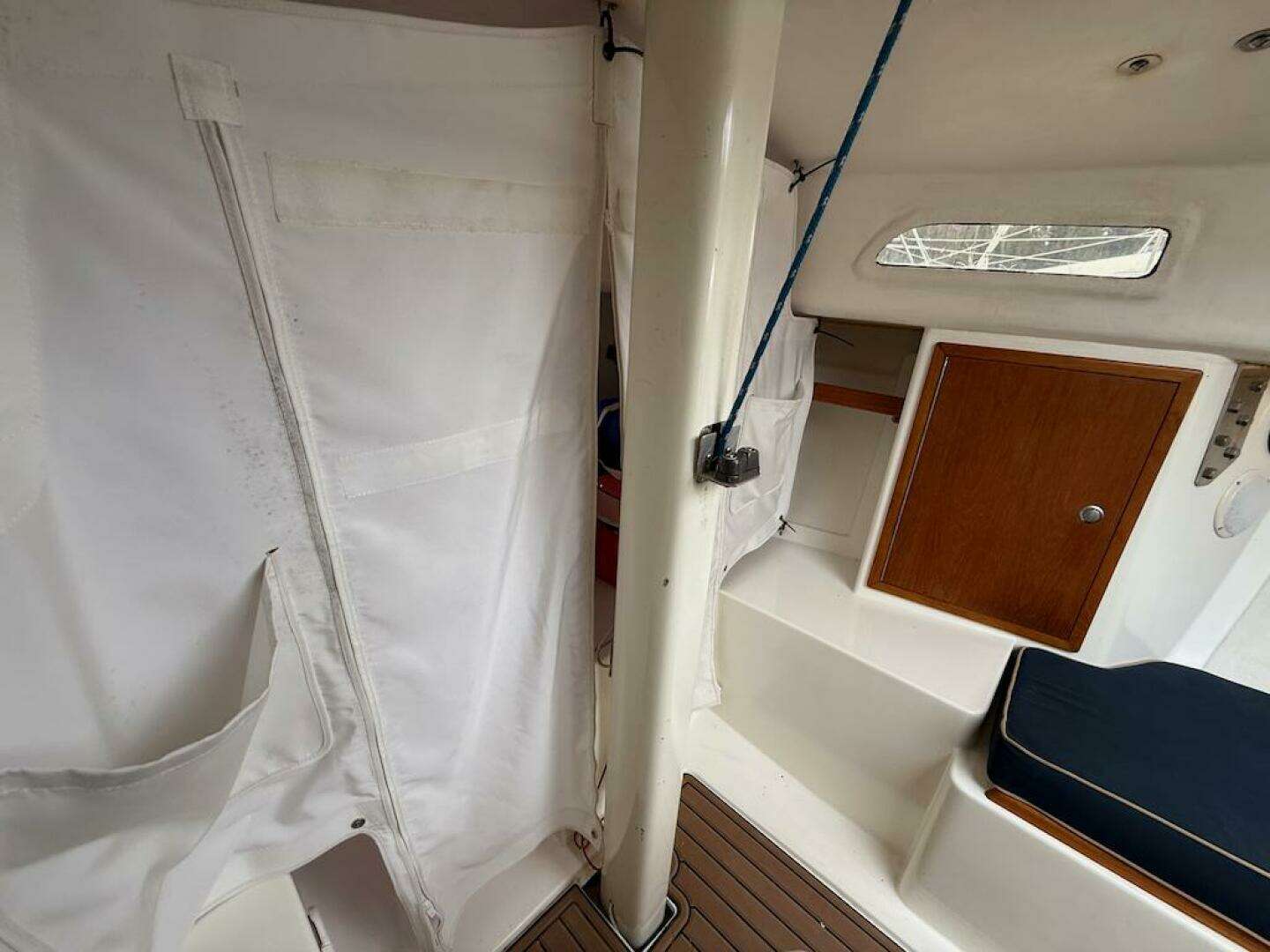 2008 e Sailing Yachts e33 - Image 19