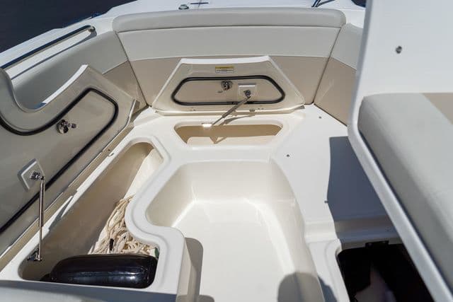 2023 Boston Whaler 240 Vantage - 35