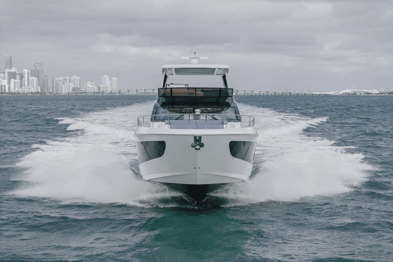 2027 Cruisers Yachts 57 Fly - 7