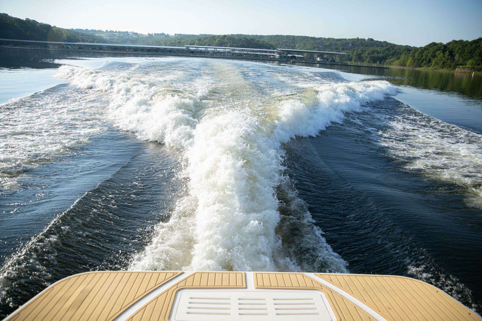 2016 Sea Ray 350 Sundancer - Image 32