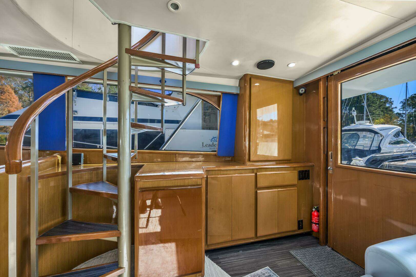 1999 Viking 58 Enclosed Flybridge - Image 16