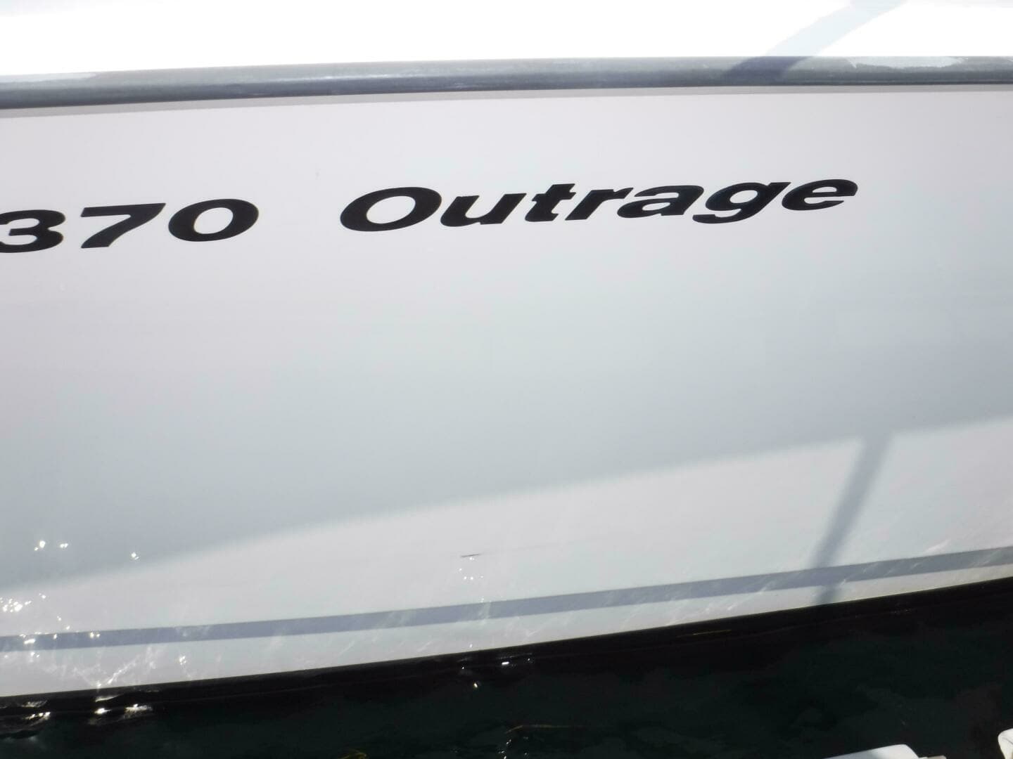2014 Boston Whaler 370 Outrage - Image 18