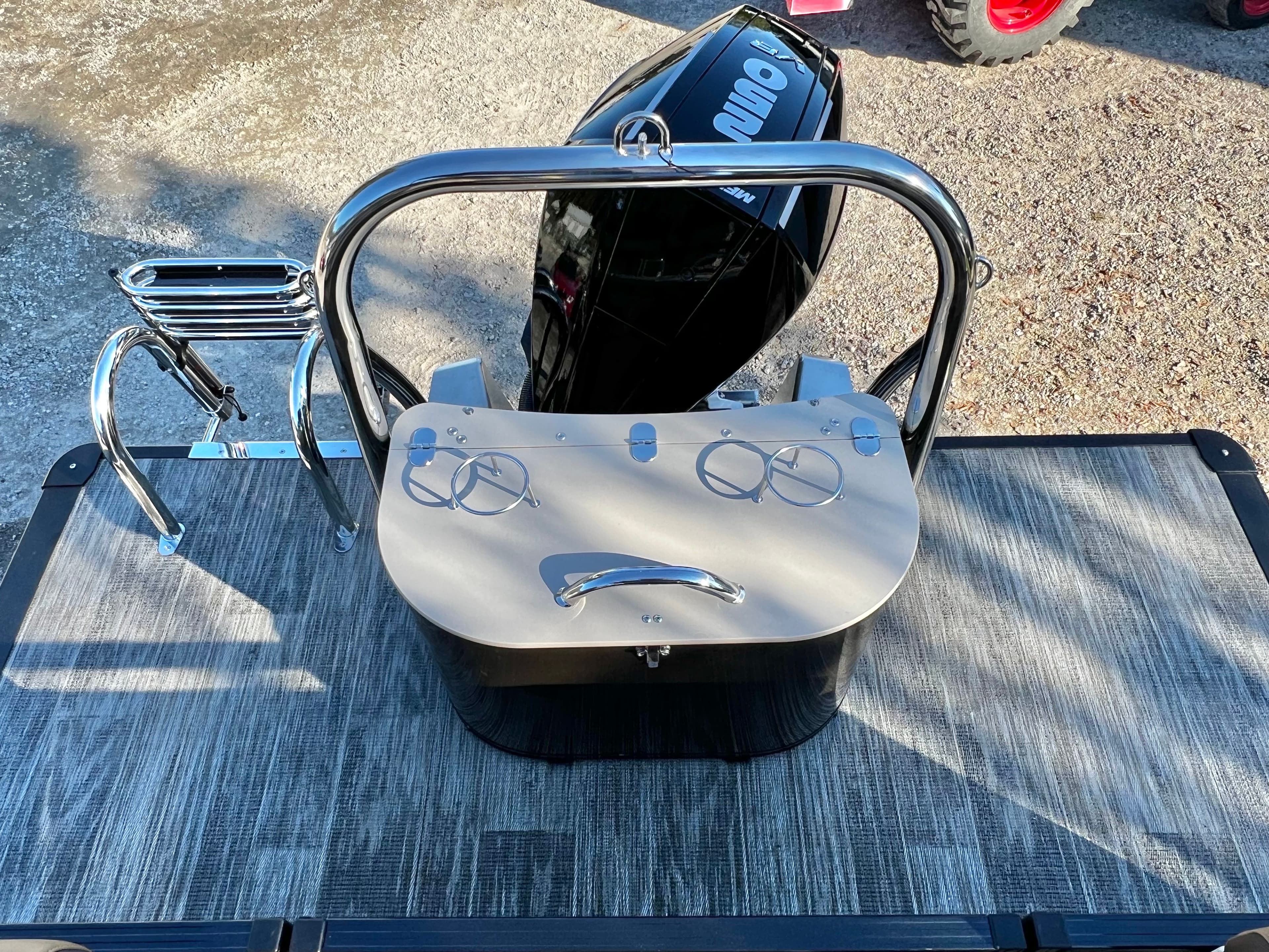 2026 Avalon Venture 85 25' Quad Lounge Triple-Toon - IN STOCK - 16