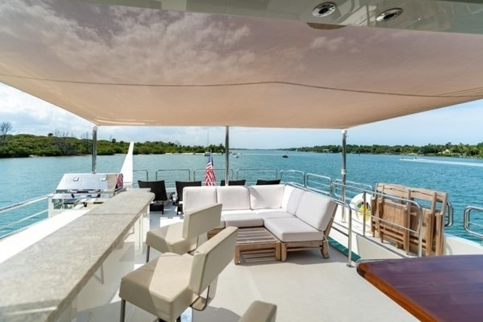 2019 Ocean Alexander Motoryacht 100 - Image 12