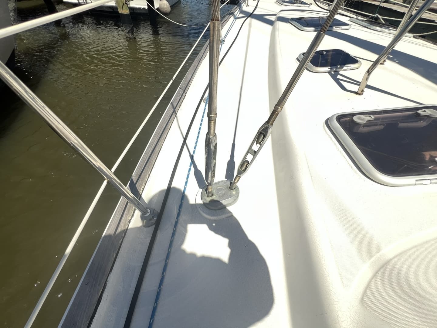 2001 Beneteau Oceanis 473 - Image 12