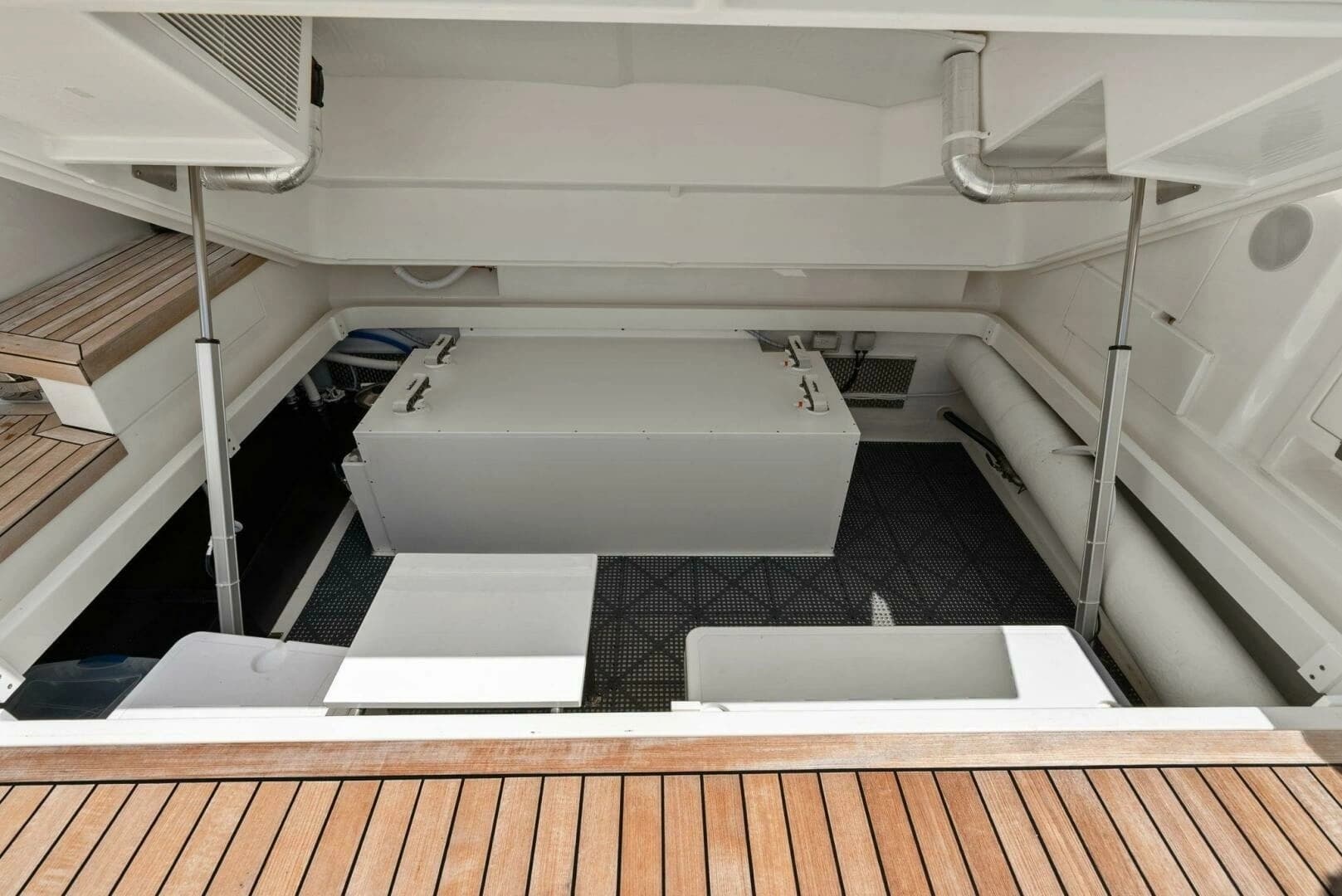 2025 Maritimo M600 - Image 40