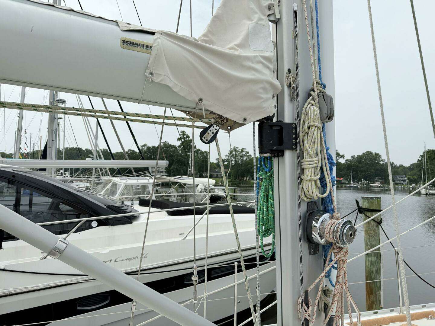 2008 Hylas 46 Center Cockpit - Image 10