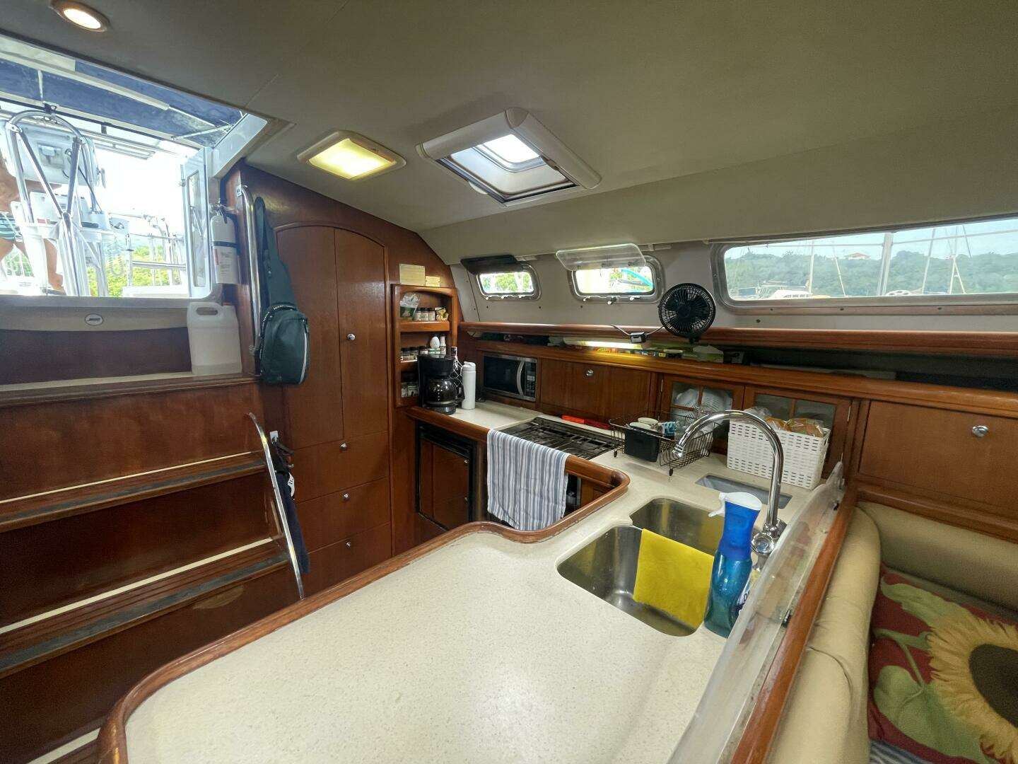 2004 Hunter 44 Aft Cockpit - Image 14