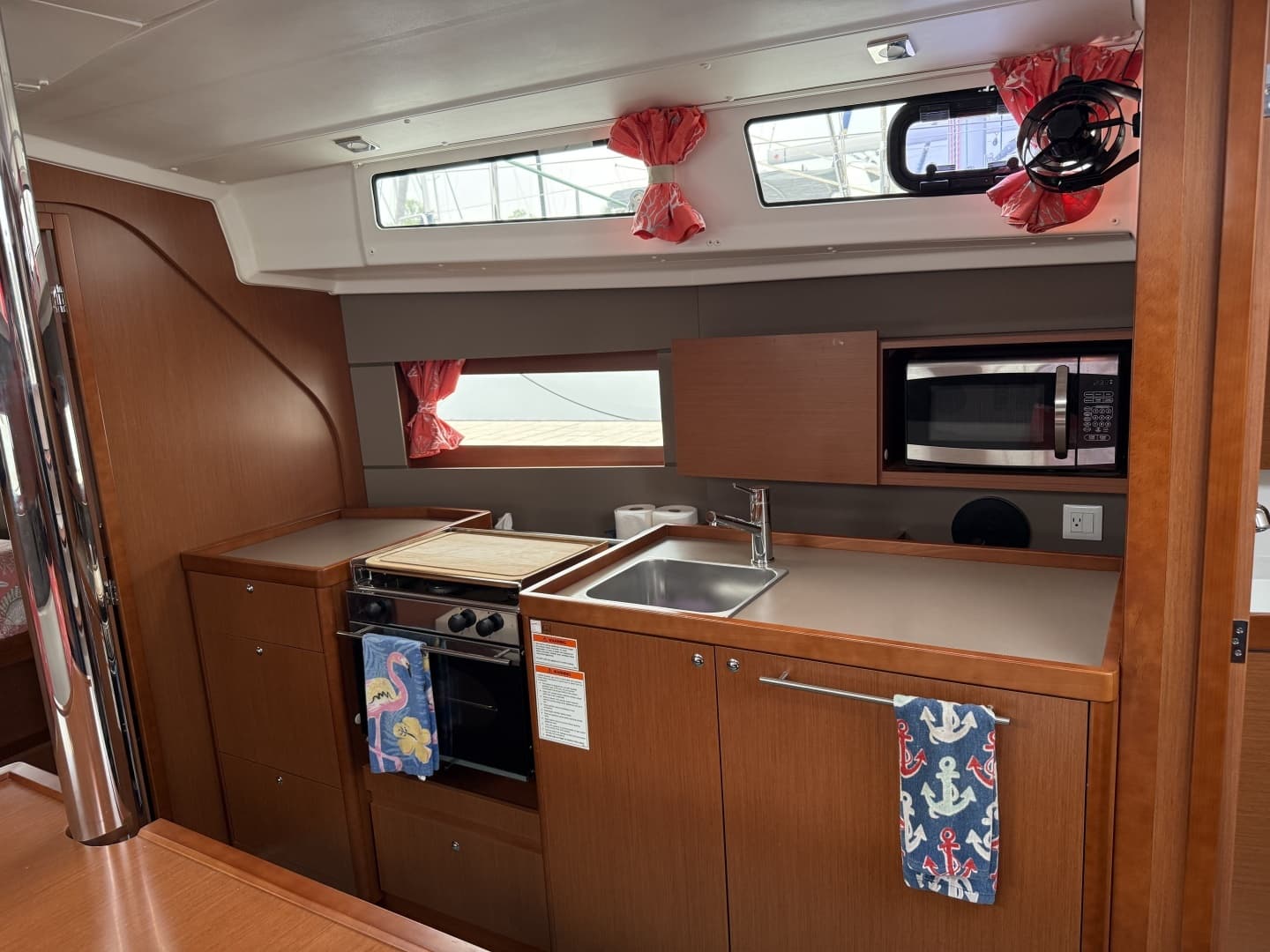 2016 Beneteau Oceanis - Image 32