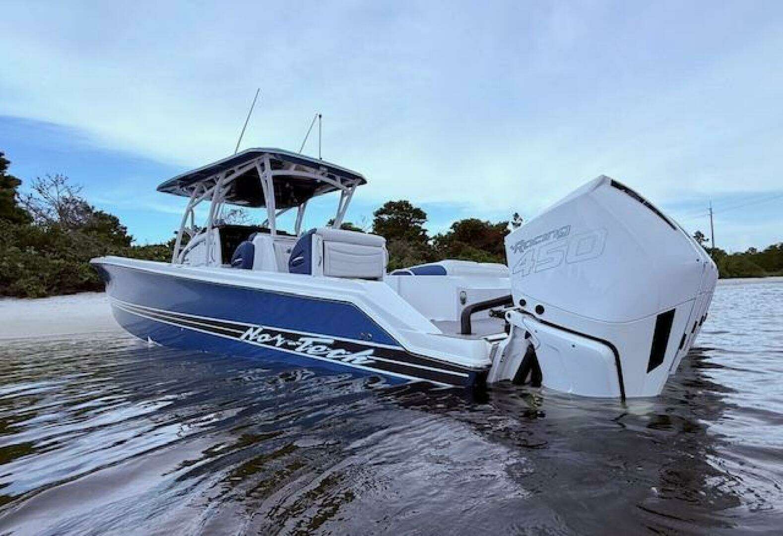 2022 Nor-Tech 390 Sport Center Console - Image 16