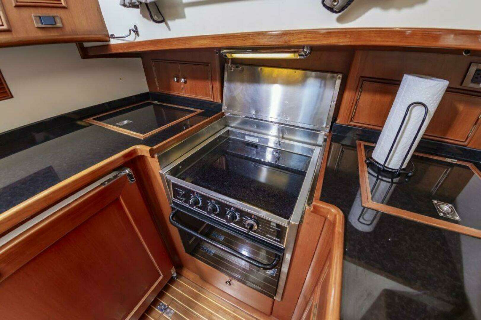 2005 Grand Banks 49 Eastbay SX w/Side Door - Image 25