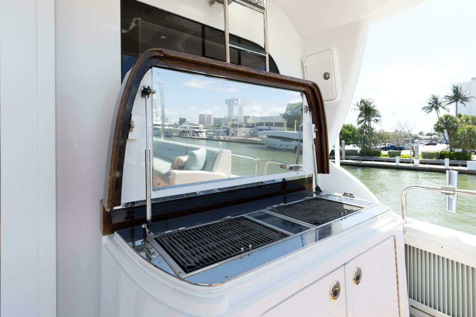 2014 Hatteras 80 - Image 72
