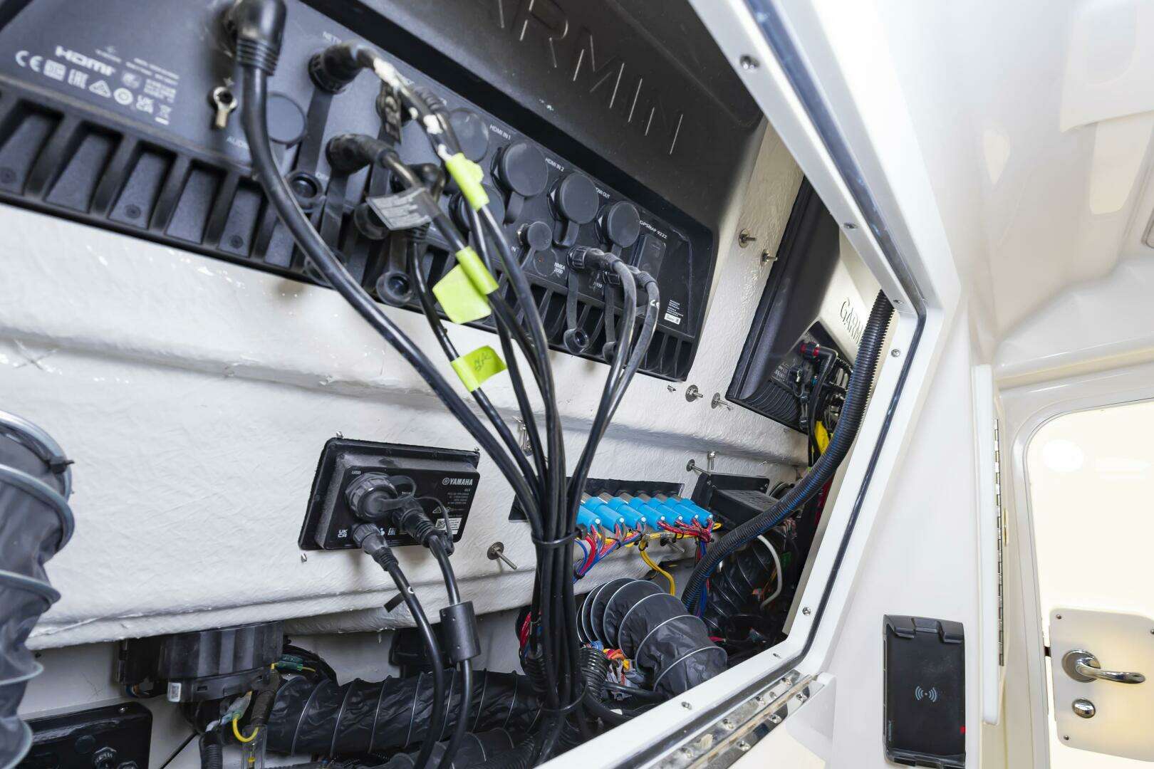 2025 Regulator 35 - Image 39