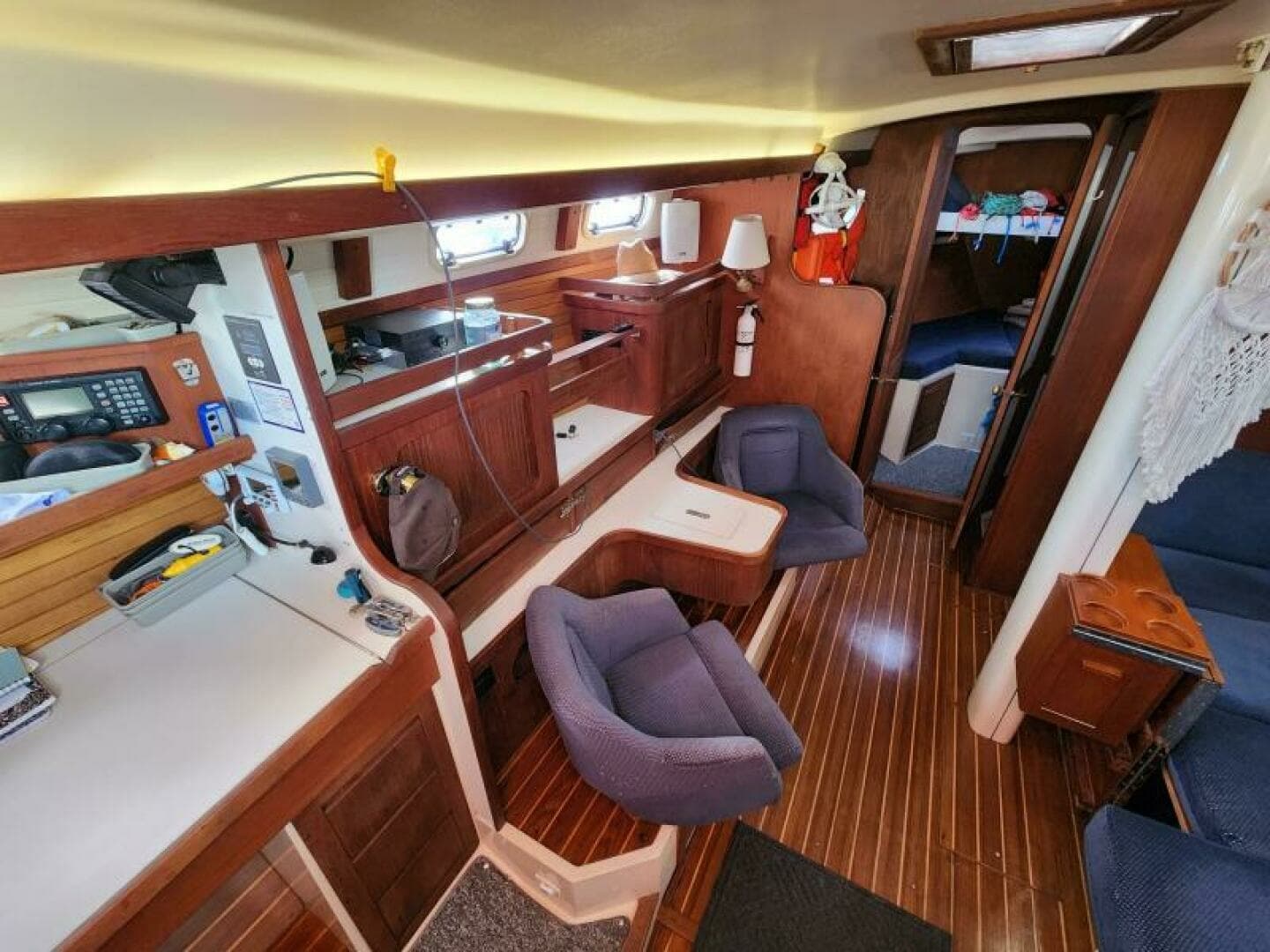 1990 Catalina Morgan Classic 41 - Image 9