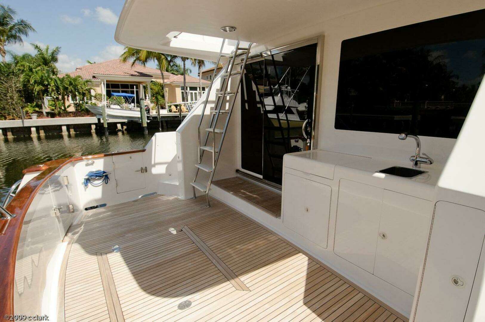 2005 Ocean Alexander 58 Motor Yacht - Image 2