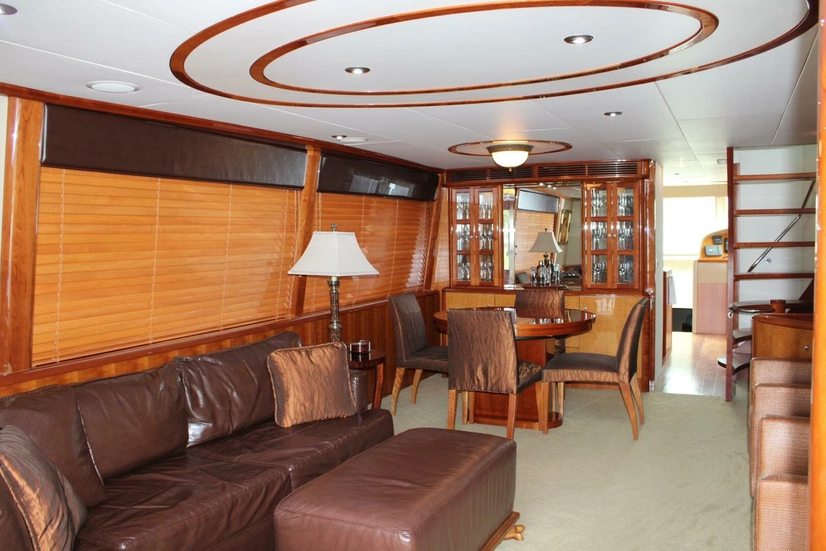 2007 Lazzara Yachts 74 Motor Yacht - Image 8