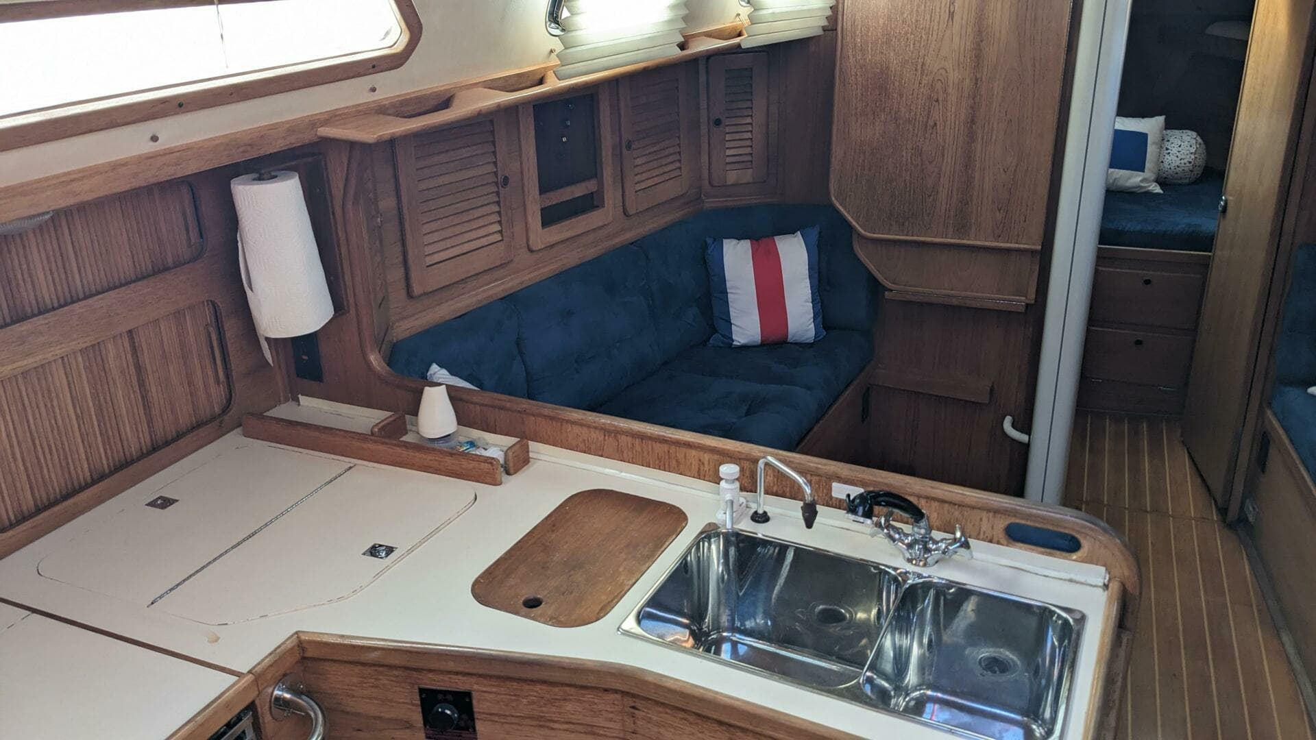 1993 Sabre 38 - Image 29