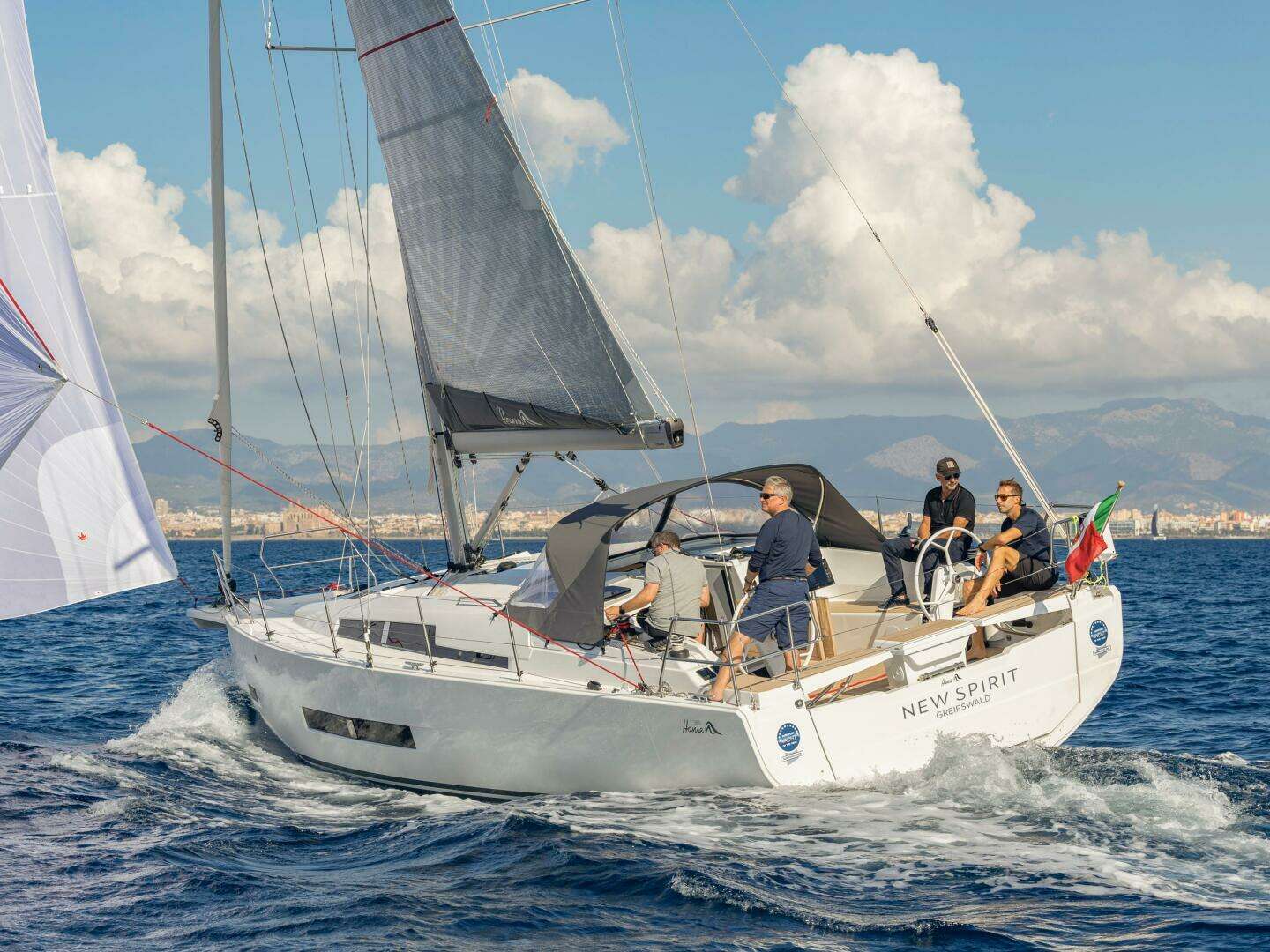 2025 Hanse 360 - Image 4