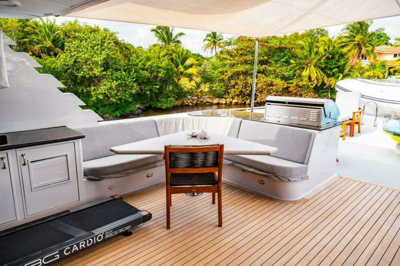 1995 Hatteras Flybridge Motor Yacht - Image 78