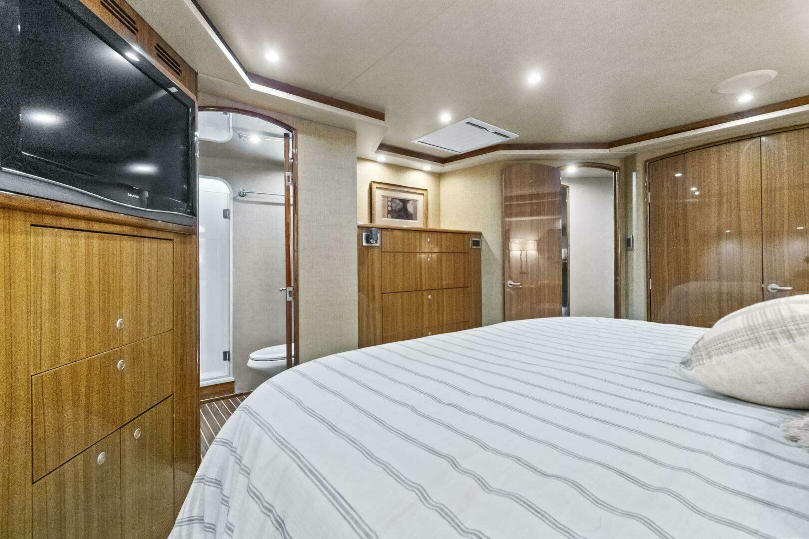 2008 Viking 74 Enclosed Bridge - Image 47