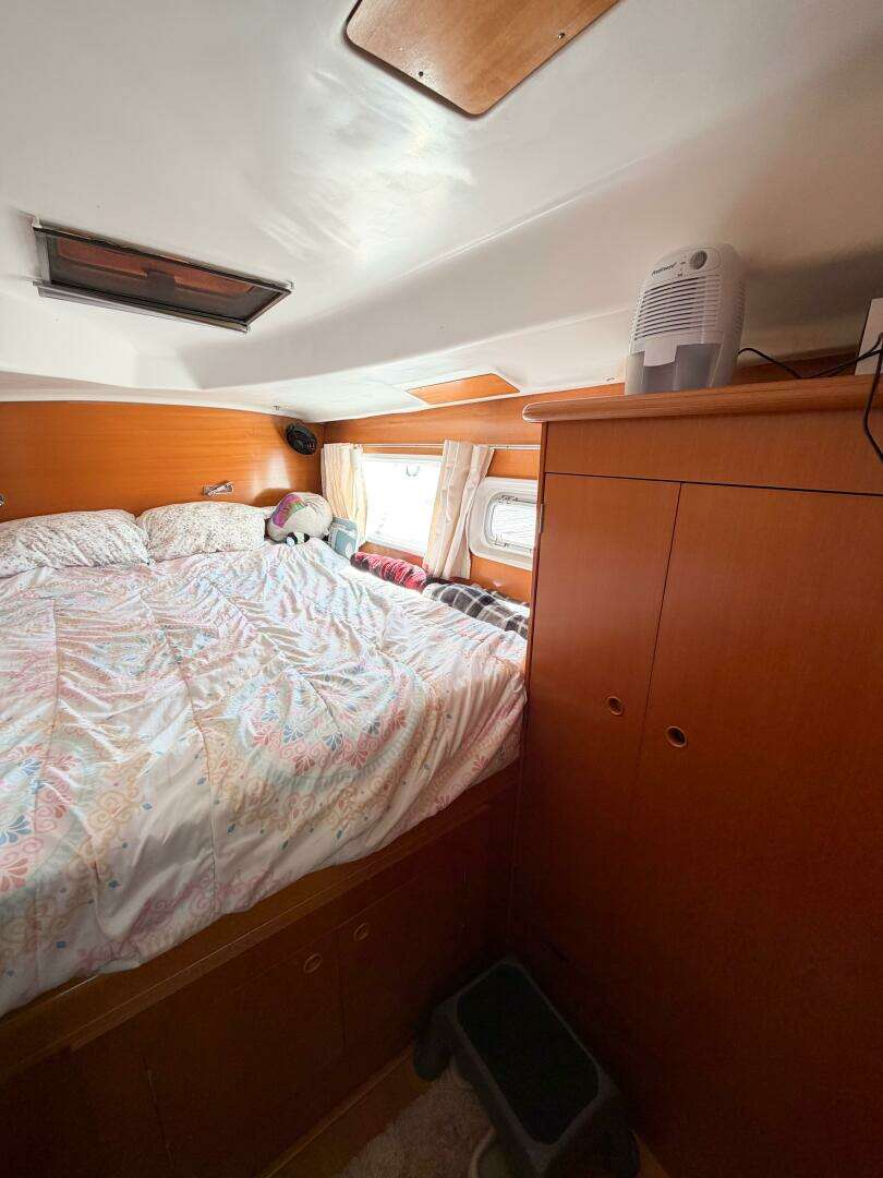 2005 Lagoon 380S - Image 62