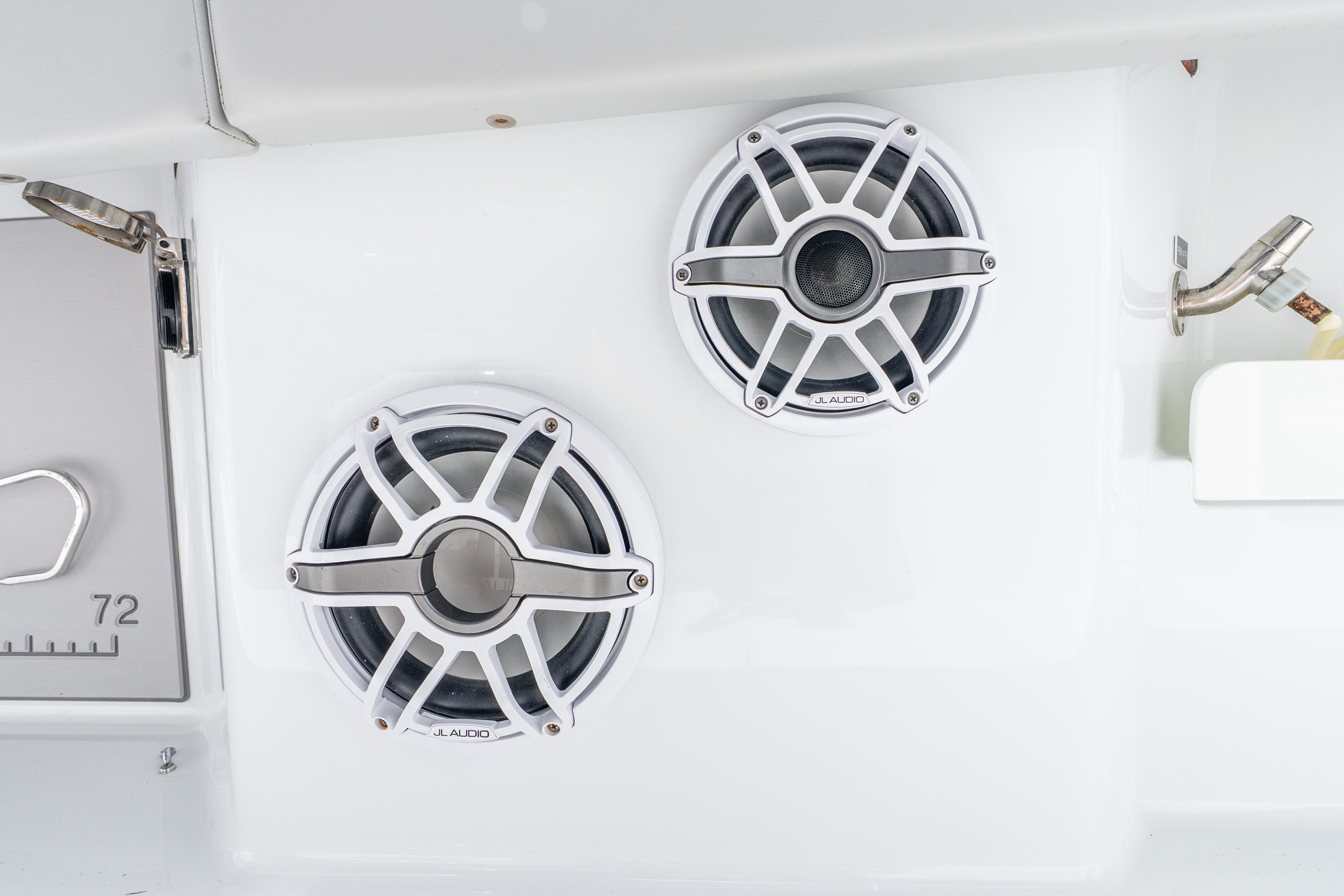White JL Audio speakers on Freeman 47 boat, 2024 model.