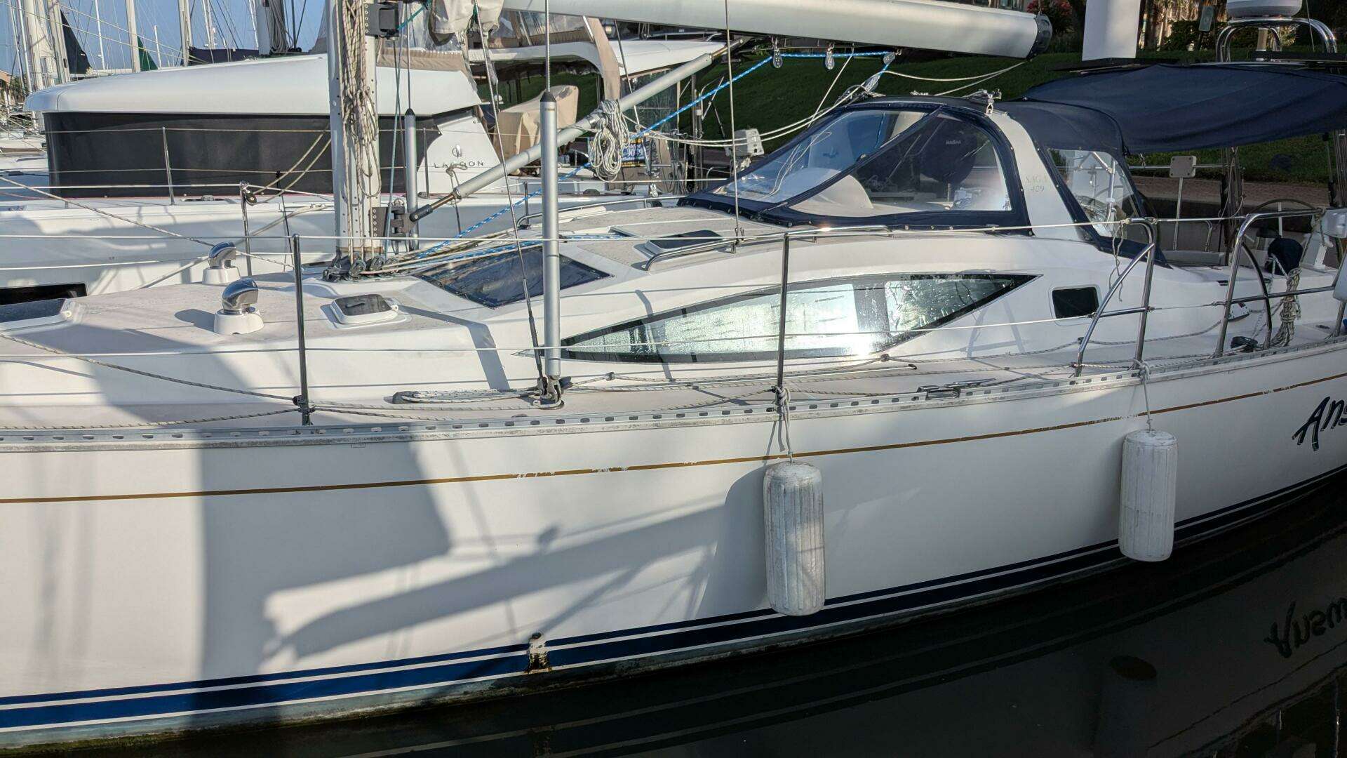 2005 Saga 409 - Image 2