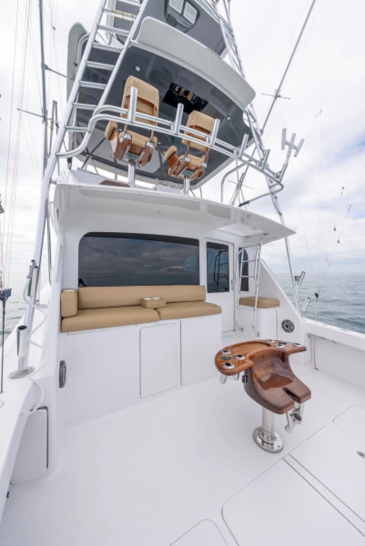 2003 Viking 45 Convertible - Image 10