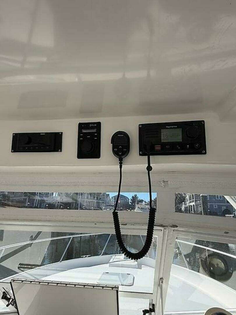 2011 Luhrs 37 IPS Canyon Series - Image 11