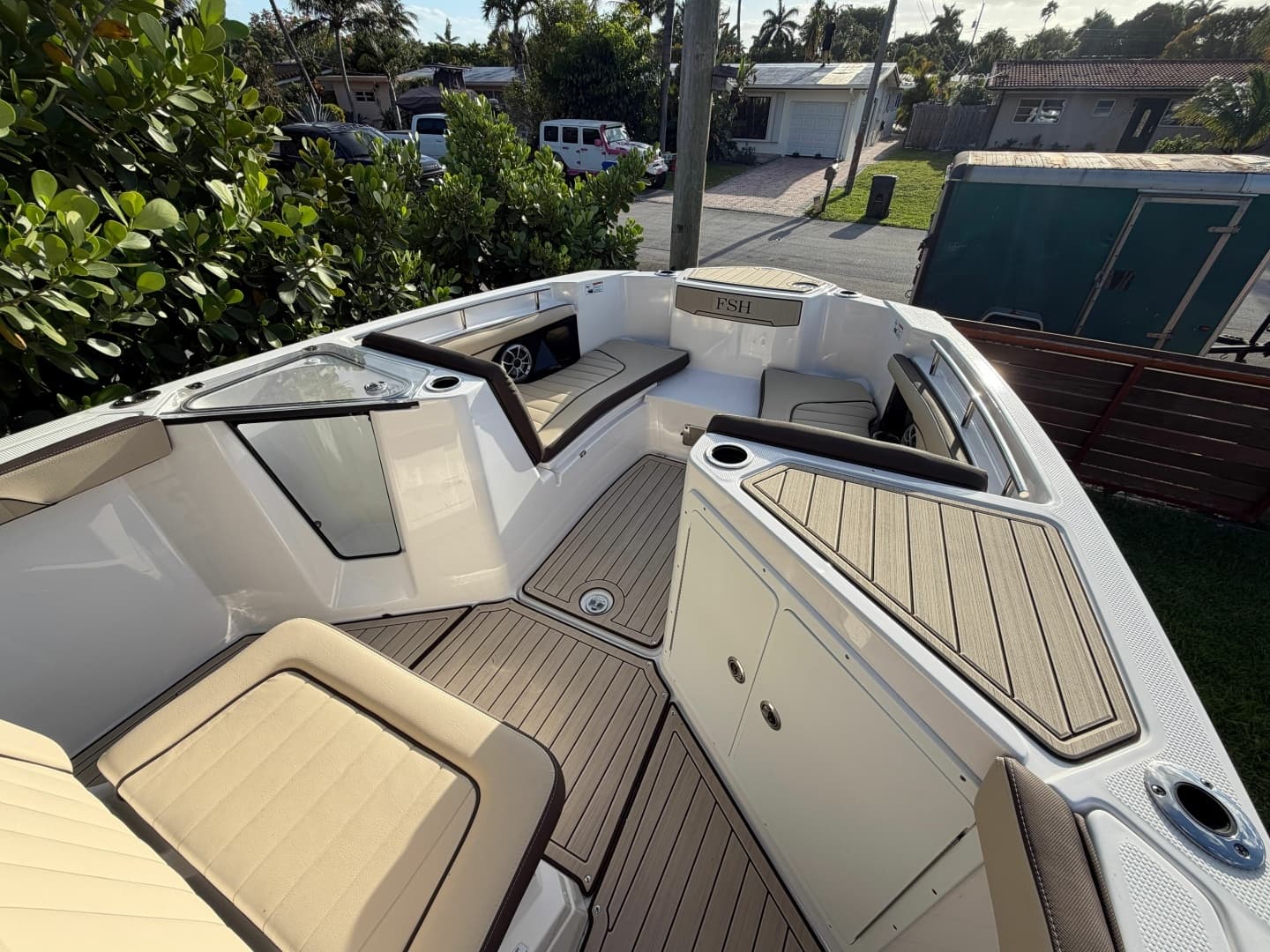 2024 Yamaha Boats 255 FSH Sport H - Image 11