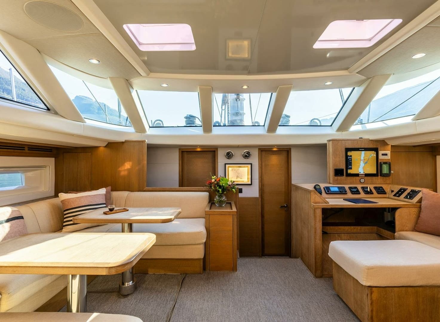 2014 Oyster Yachts Oyster 825 - Image 2