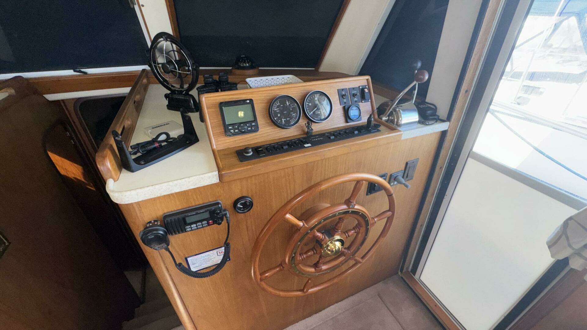 1999 Mainship 350 Trawler - Image 24