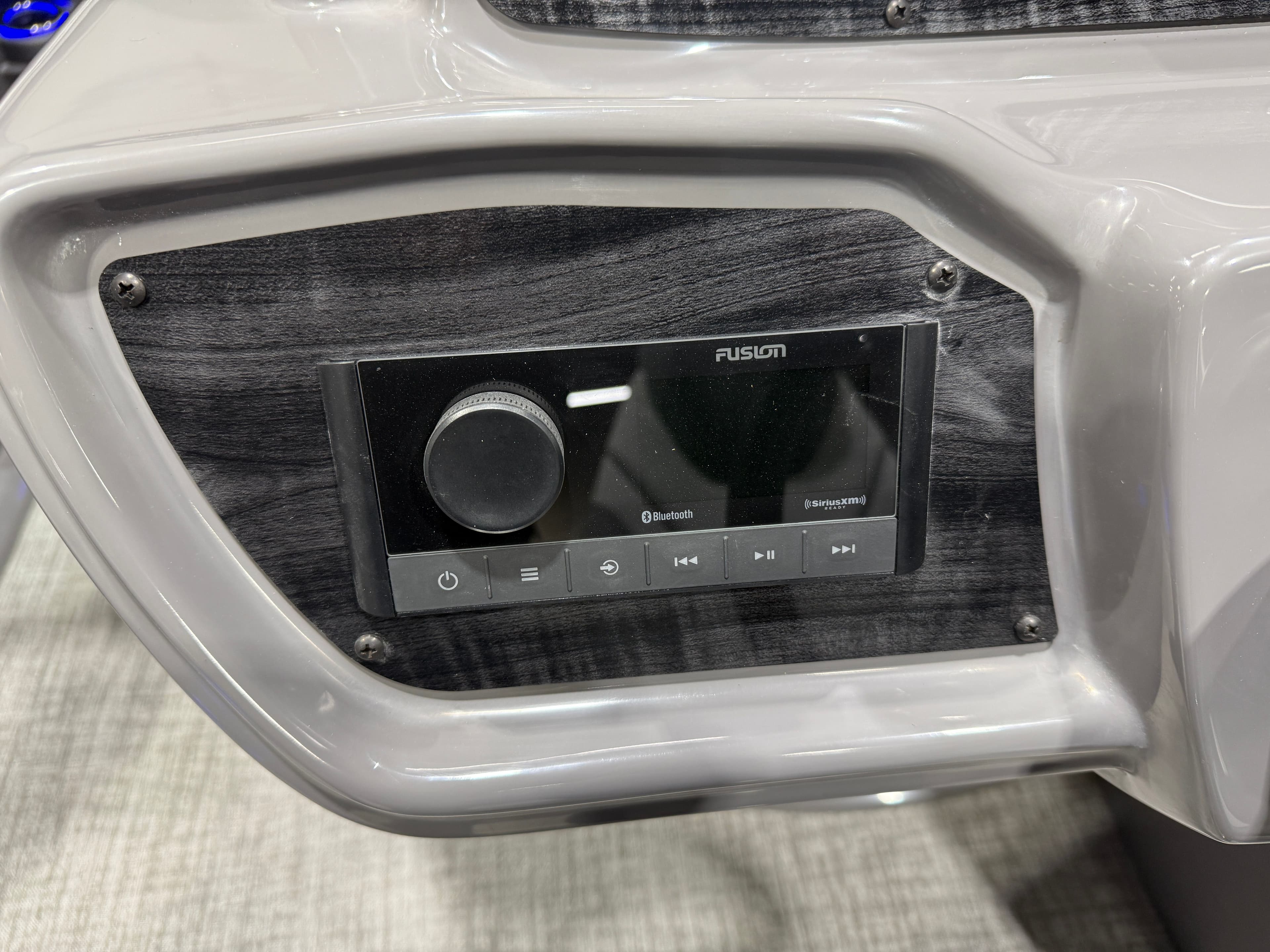 2026 Tahoe LTZ 2385 Swingback (VRB) Windshield Tritoon & Honda 4-Stroke EFI - 13