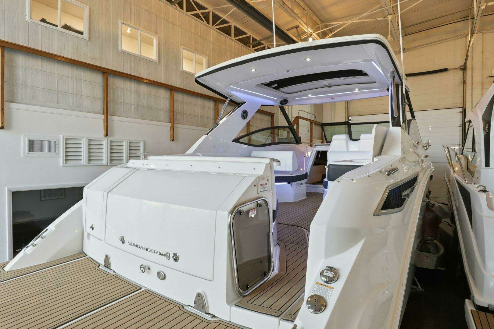 2019 Sea Ray 320 - Image 14