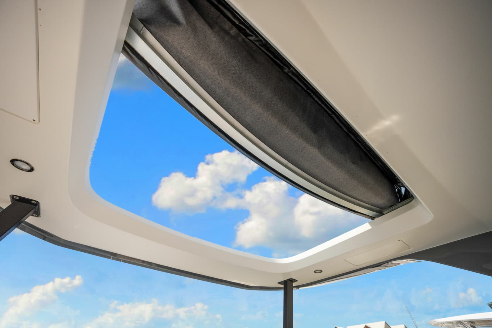 2025 Azimut 68 FLY - Image 85