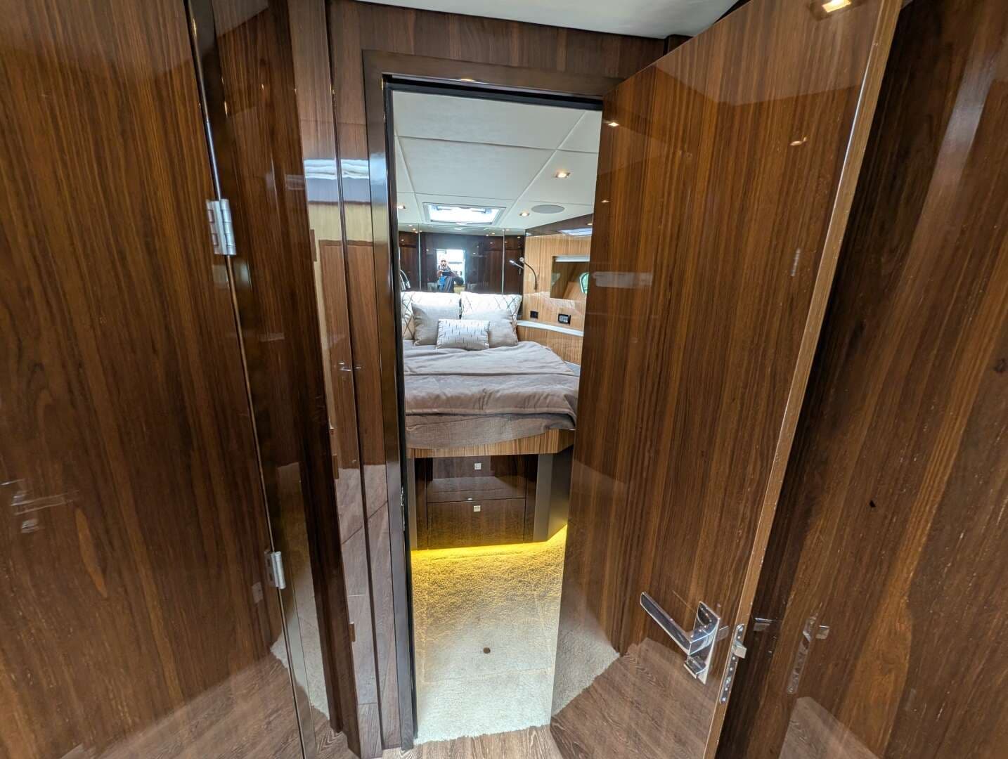 2022 Cruisers Yachts 54 Cantius - Image 48