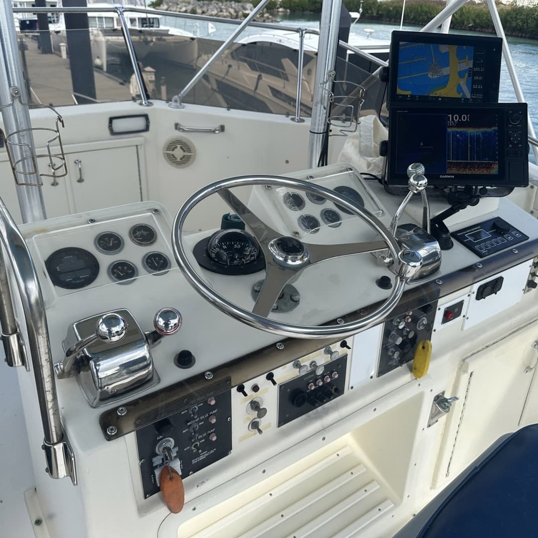 1981 Hatteras 43 Convertible - Image 10
