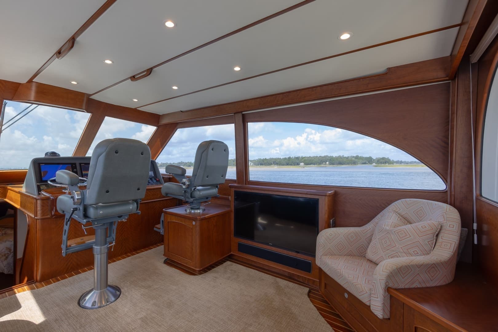2015 Jarrett Bay Hardtop Express - Image 38