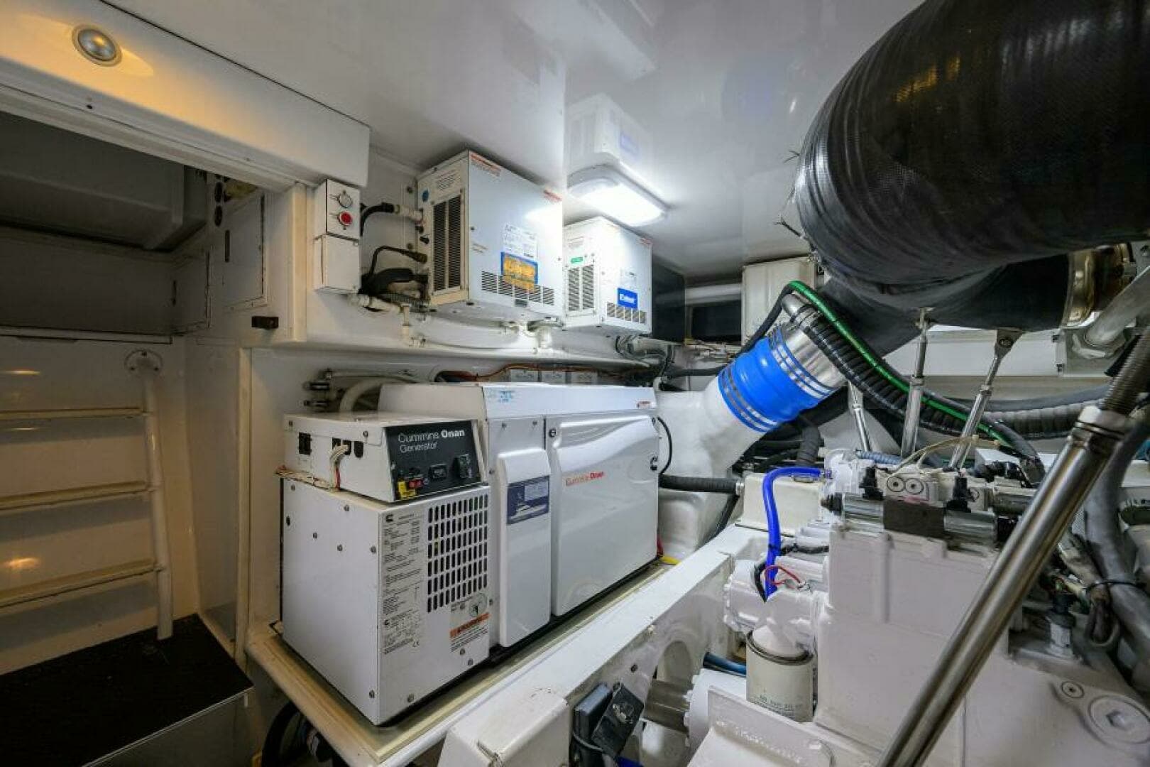 2008 Viking 60 Convertible - Image 51