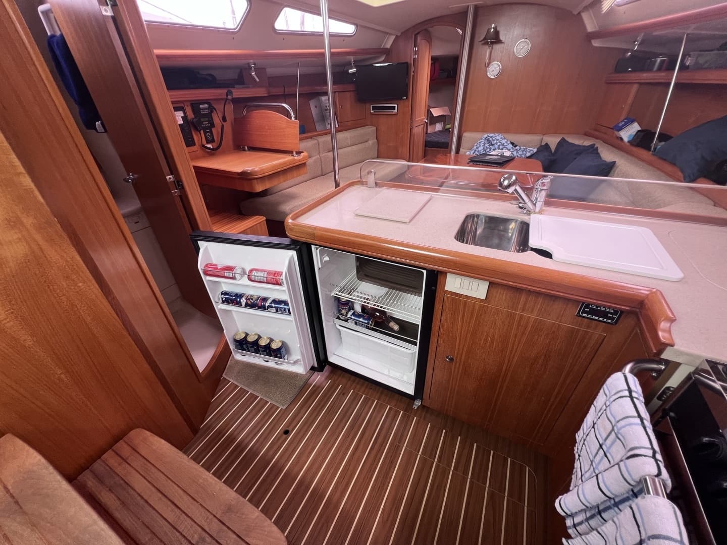 2006 Hunter 38 - Image 10