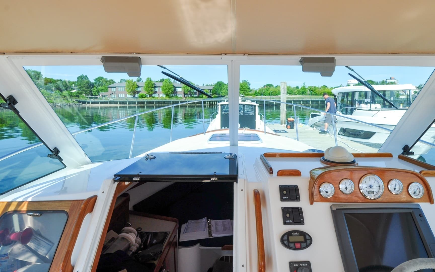 2005 Hunt Surfhunter 29 - Image 41