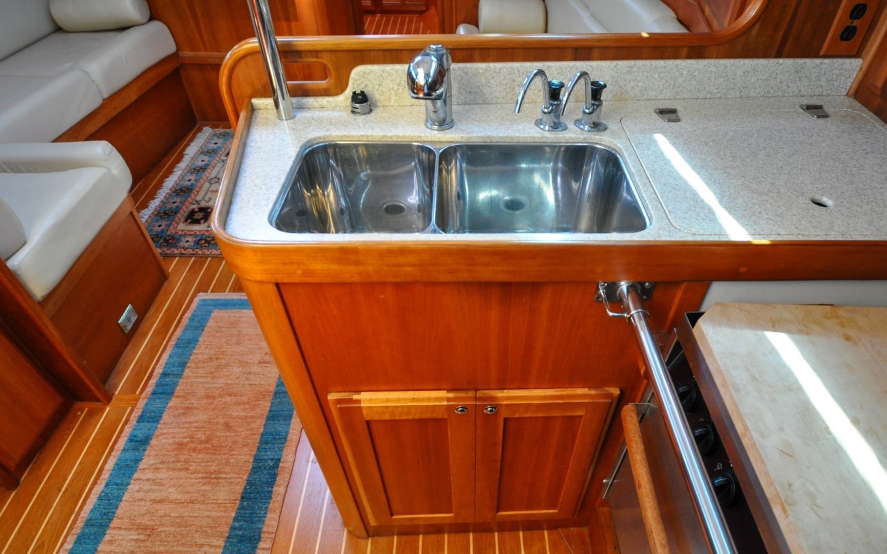 2004 Sabre 426 - Image 52