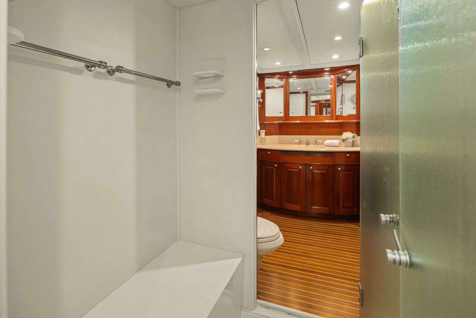 2001 Rayburn Custom Yachts Flush Deck - Image 29
