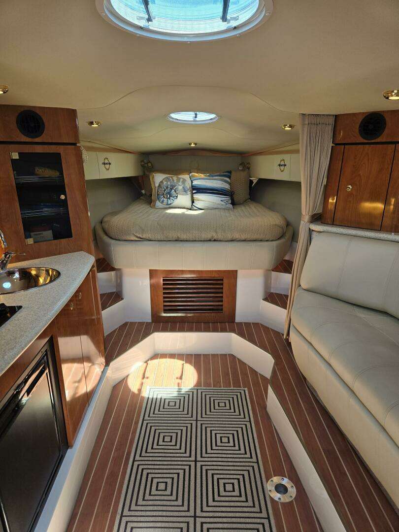 2007 Fountain 38 Express Cruiser - Image 10