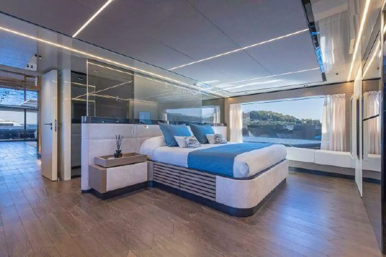 2028 Extra Yachts — - Image 17